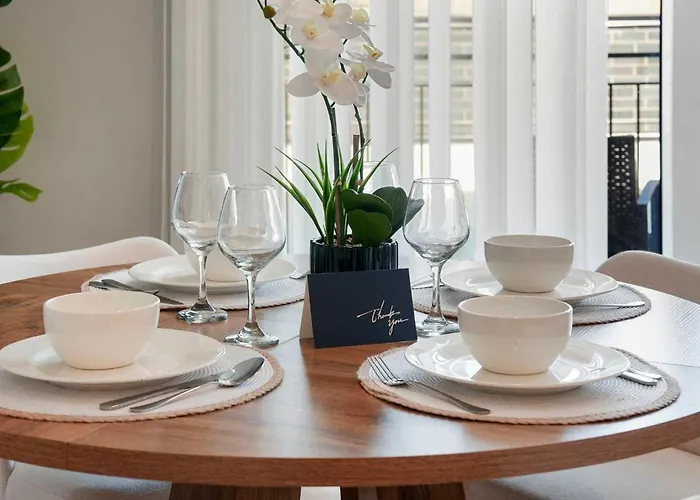 Apartment Modern By Med District With Parking & Laundry Chicago
