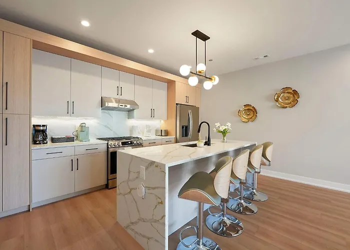Apartment Modern By Med District With Parking & Laundry
