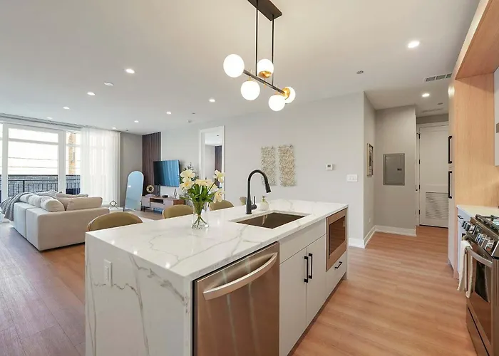 Apartment Modern By Med District With Parking & Laundry Chicago