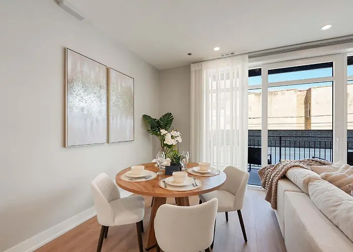 Modern By Med District With Parking & Laundry * Chicago