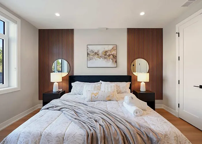 Modern By Med District With Parking & Laundry * Chicago
