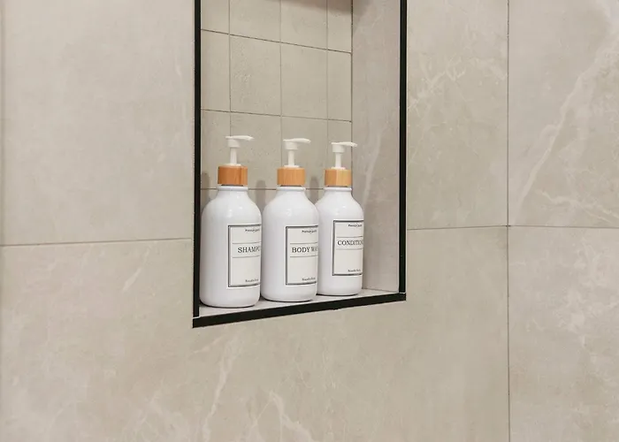 Apartment Modern By Med District With Parking & Laundry