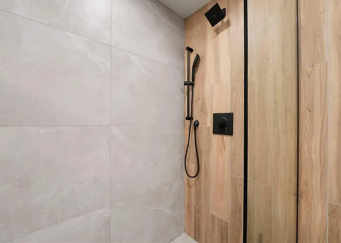 Modern By Med District With Parking & Laundry Apartment Chicago